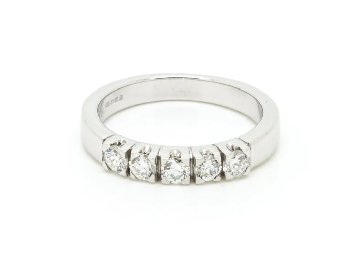 18ct White Gold 5 Stone Diamond Ring