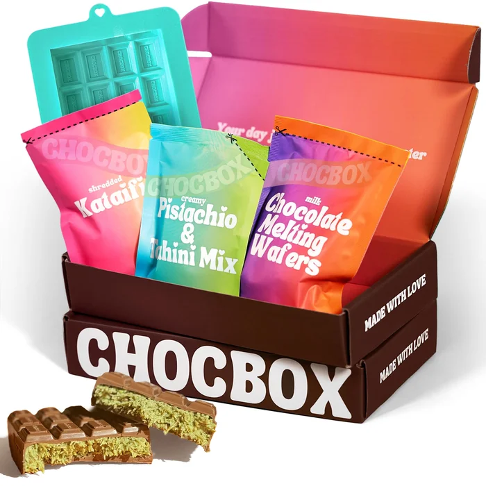 Chocbox Viral Dubai Chocolate Bar Pistachio Kit – Includes Chocolate Mold, Choc Wafers, Shredded Kataifi, Pistachio Cream
