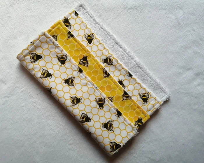 Reusable Bamboo Cleaning Wipes – Honey bees (Set of 3)