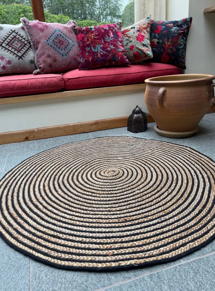 Striped Round Rug Braided Jute in Beige Black