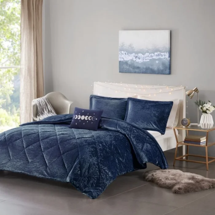 Twin/Twin XL Velvet Comforter Set with Throw Pillow GL-B03595889